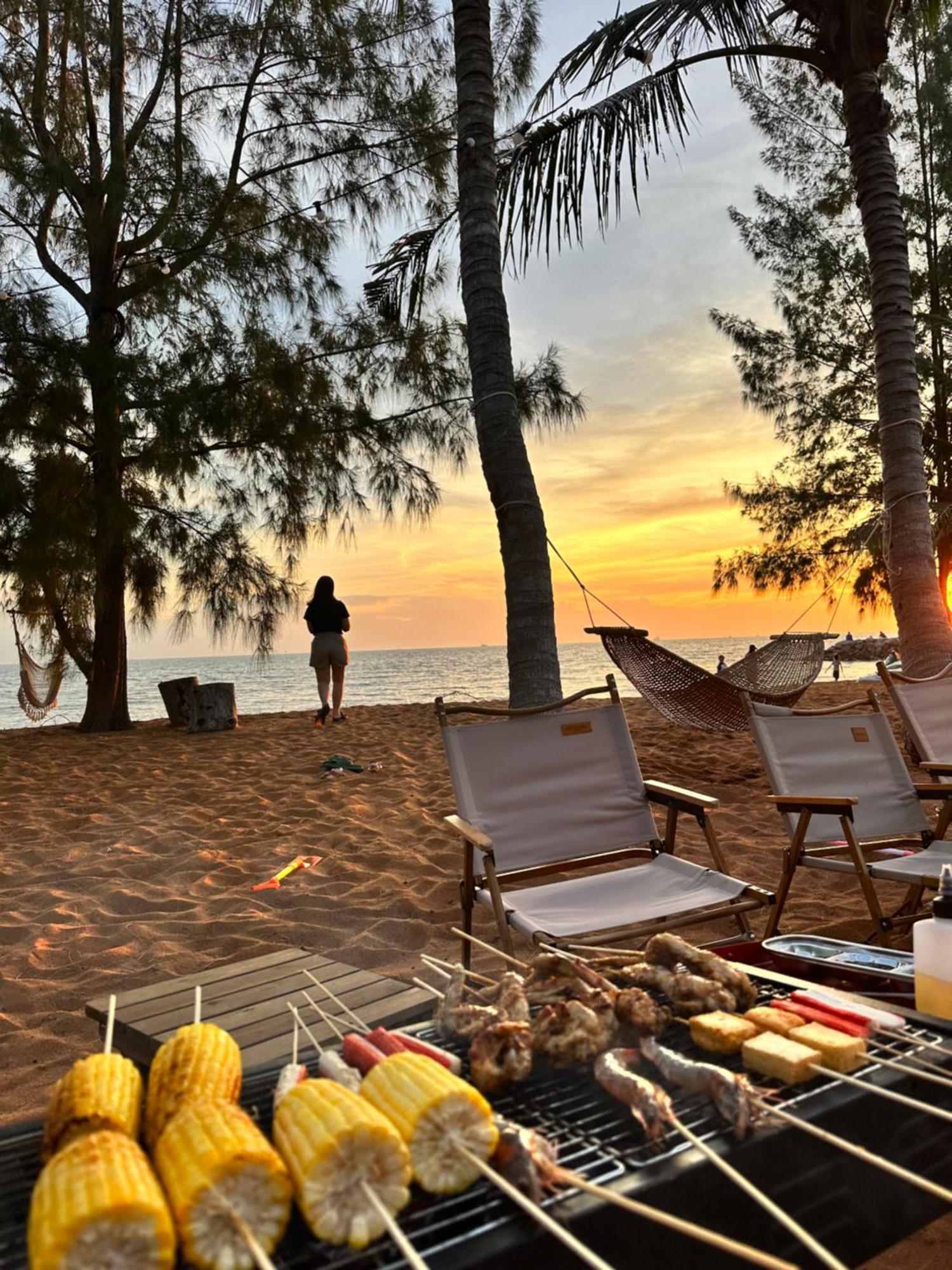 Beach N Breeze Glamping Malacca Exterior photo